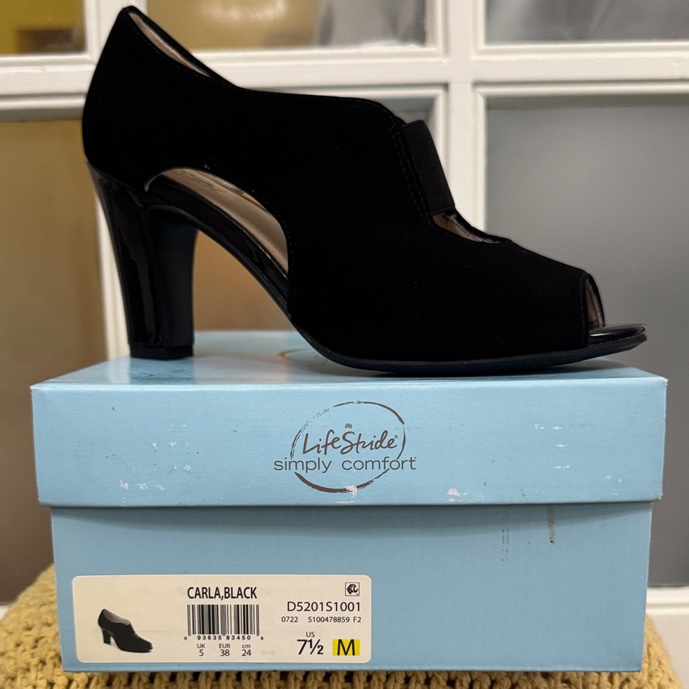 💔💔SOLD💔💔 Life Stride Black Peep Toe Heels